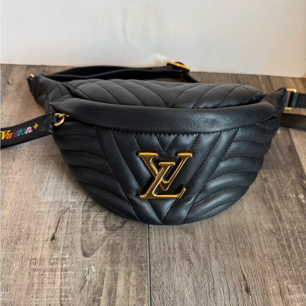 Authentic Louis Vuitton Black Quilted Leather Belt Bag Wave Bum Bag